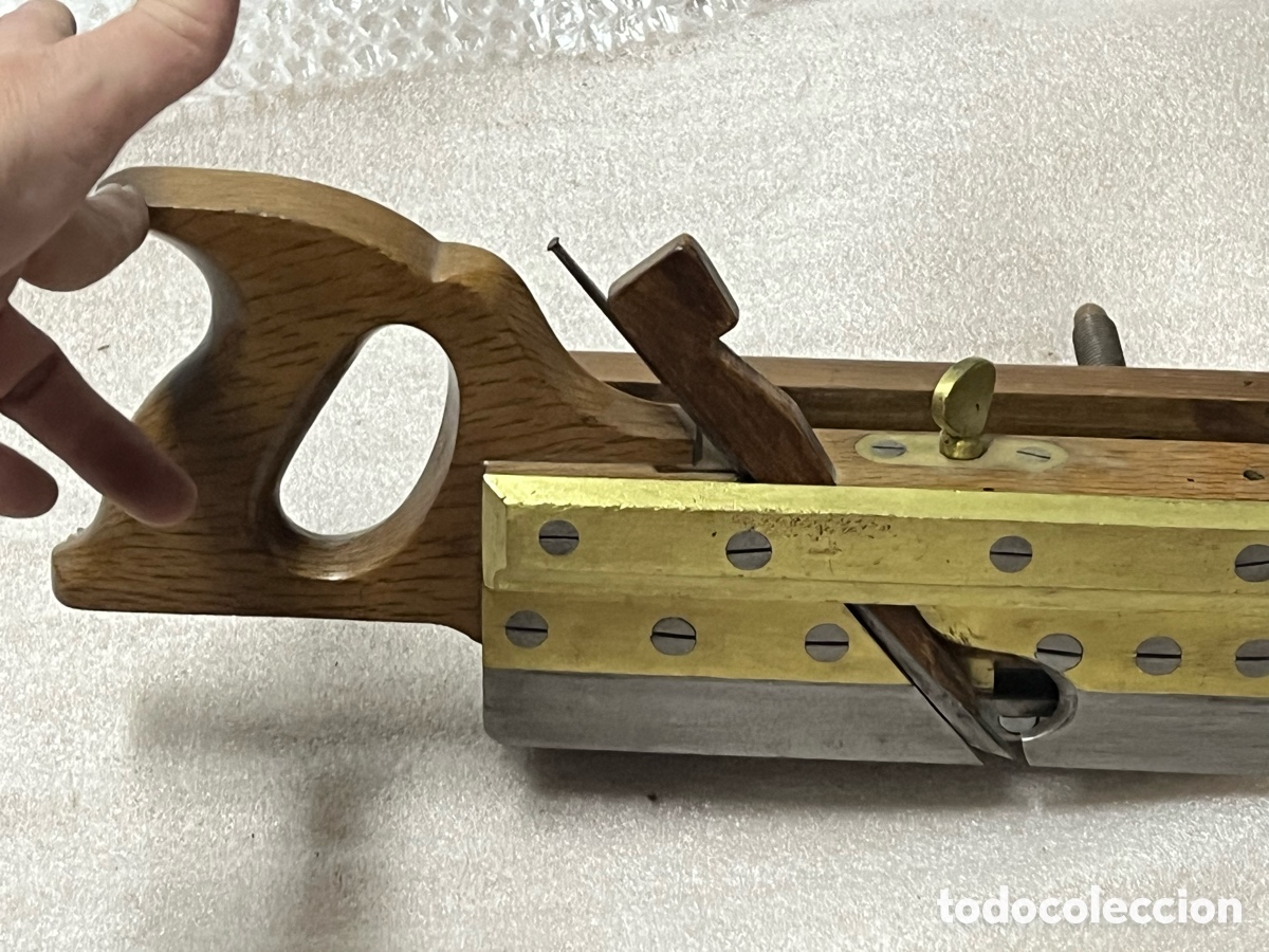 Antig&uuml;edades: Cepillo antiguo de carpintero con gu&iacute;a - Foto 12