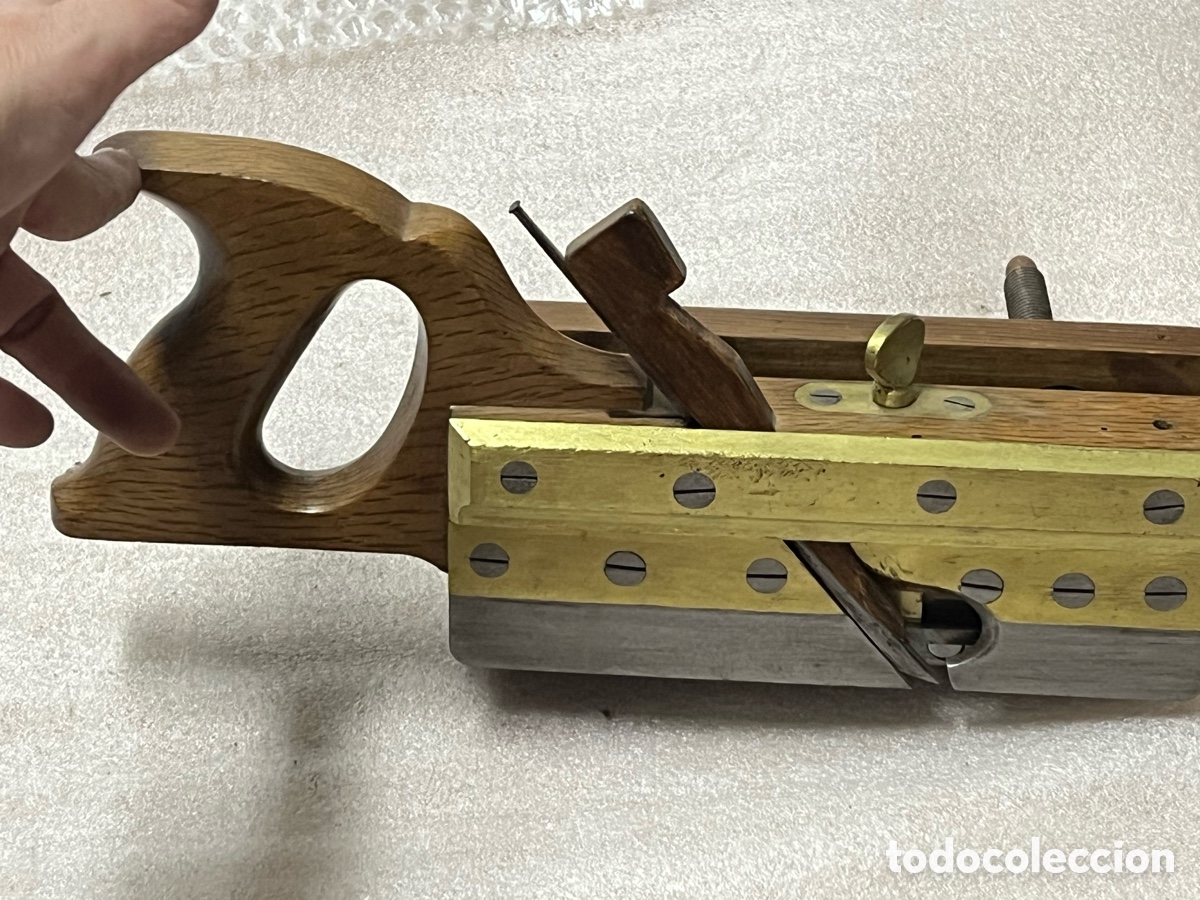 Antig&uuml;edades: Cepillo antiguo de carpintero con gu&iacute;a - Foto 13