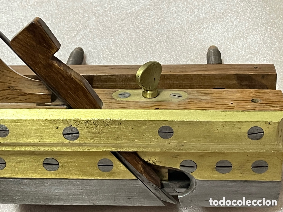 Antig&uuml;edades: Cepillo antiguo de carpintero con gu&iacute;a - Foto 15