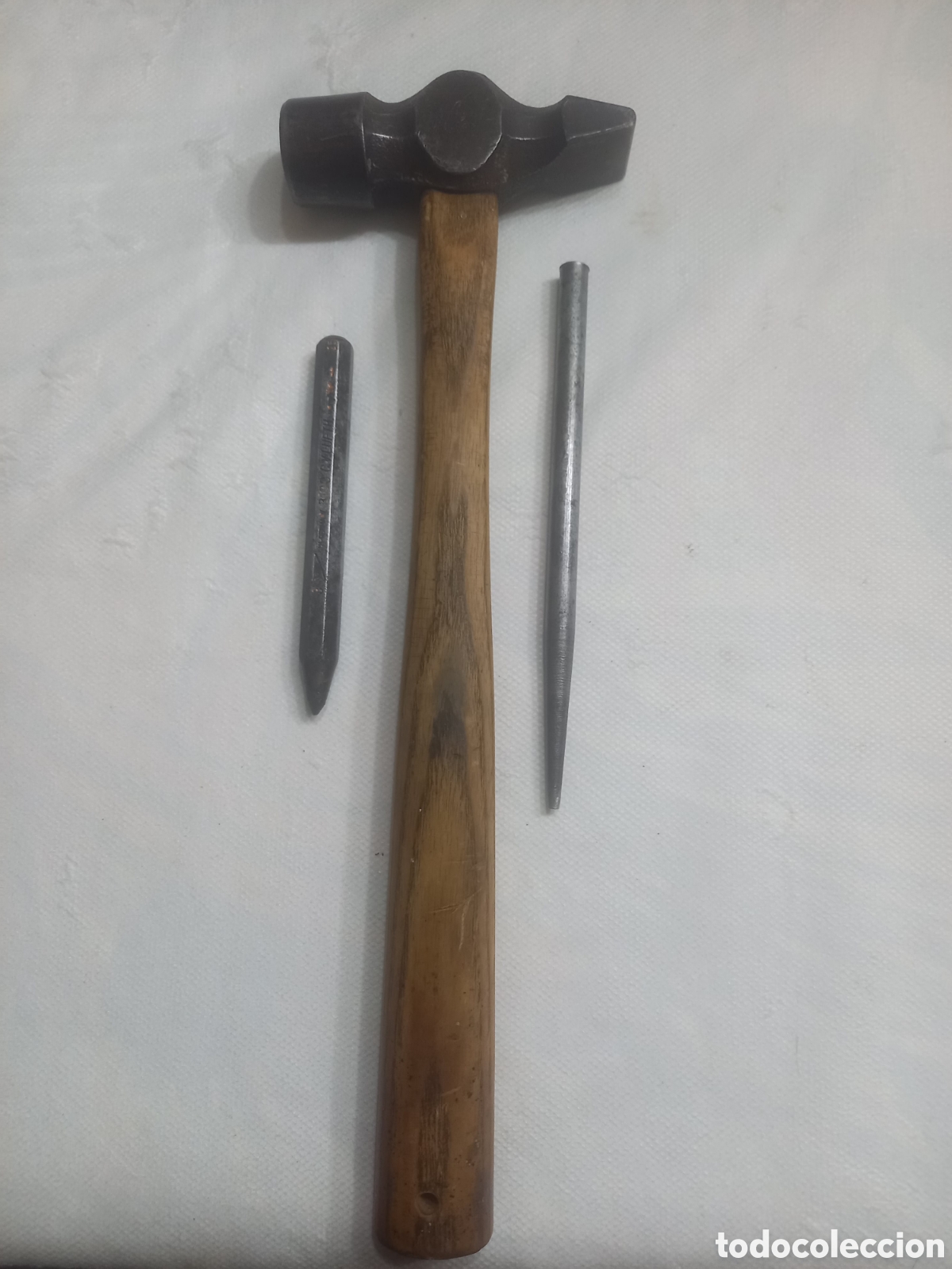 Antiquit&eacute;s: Lote Herramientas Taller: Martillo de Pe&ntilde;a Bellota y Dos Punzones (Uno Alem&aacute;n CV)