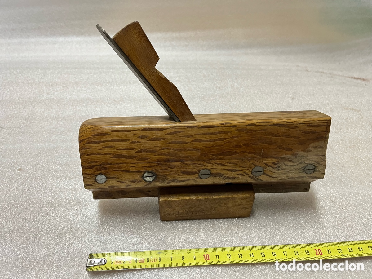 Antig&uuml;edades: Cepillo de carpintero Peugeot Fr&egrave;res &ndash; Media Luna