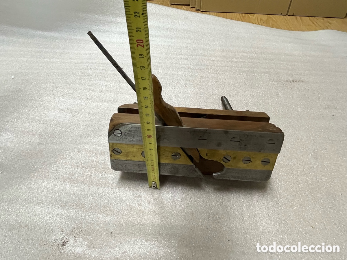 Antig&uuml;edades: Cepillo de carpintero antiguo de carpintero con gu&iacute;a - Foto 2