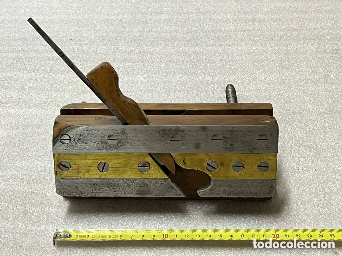 Antig&uuml;edades: Cepillo de carpintero antiguo de carpintero con gu&iacute;a