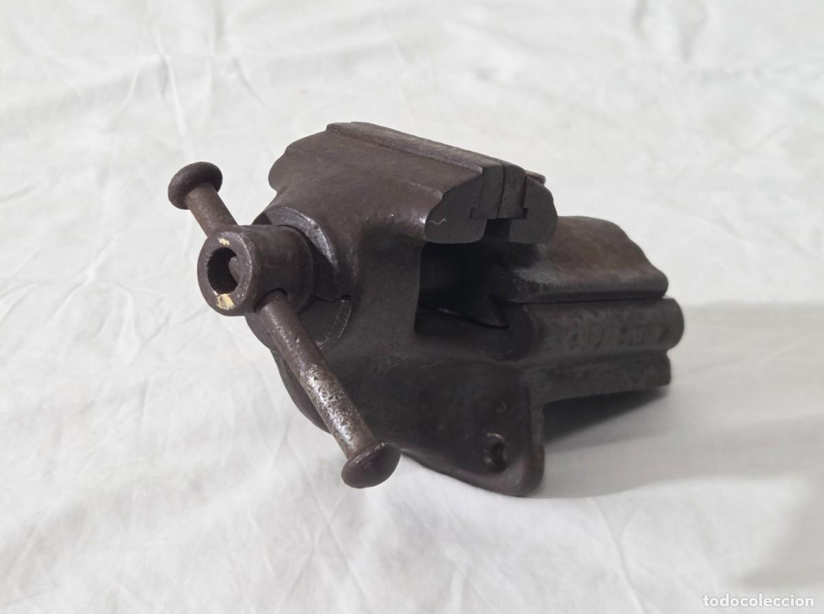 Antig&uuml;edades: Antiguo Gato o Tornillo para mesa en hierro - Foto 4