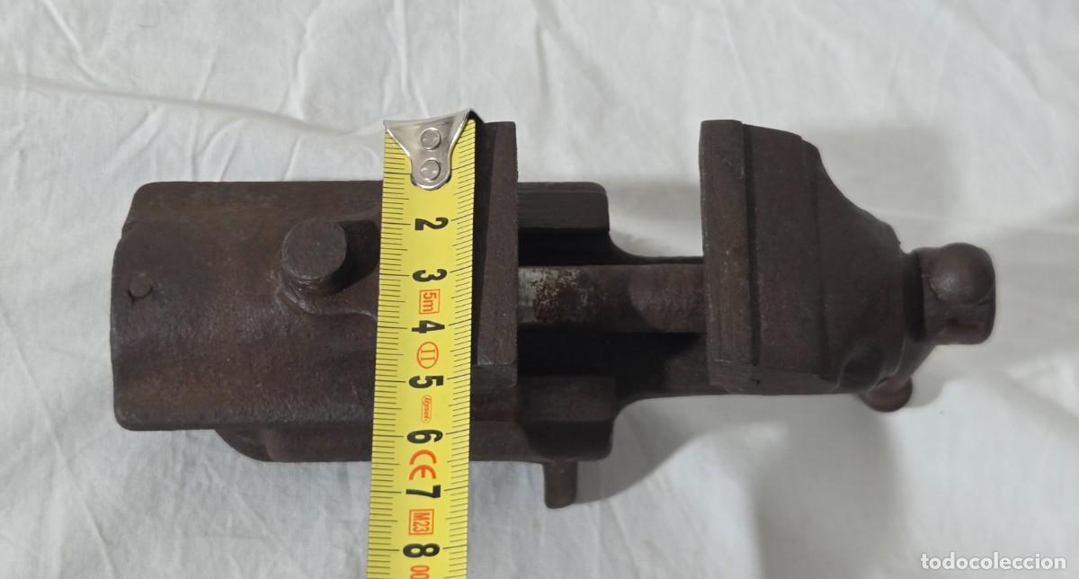 Antig&uuml;edades: Antiguo Gato o Tornillo para mesa en hierro - Foto 13