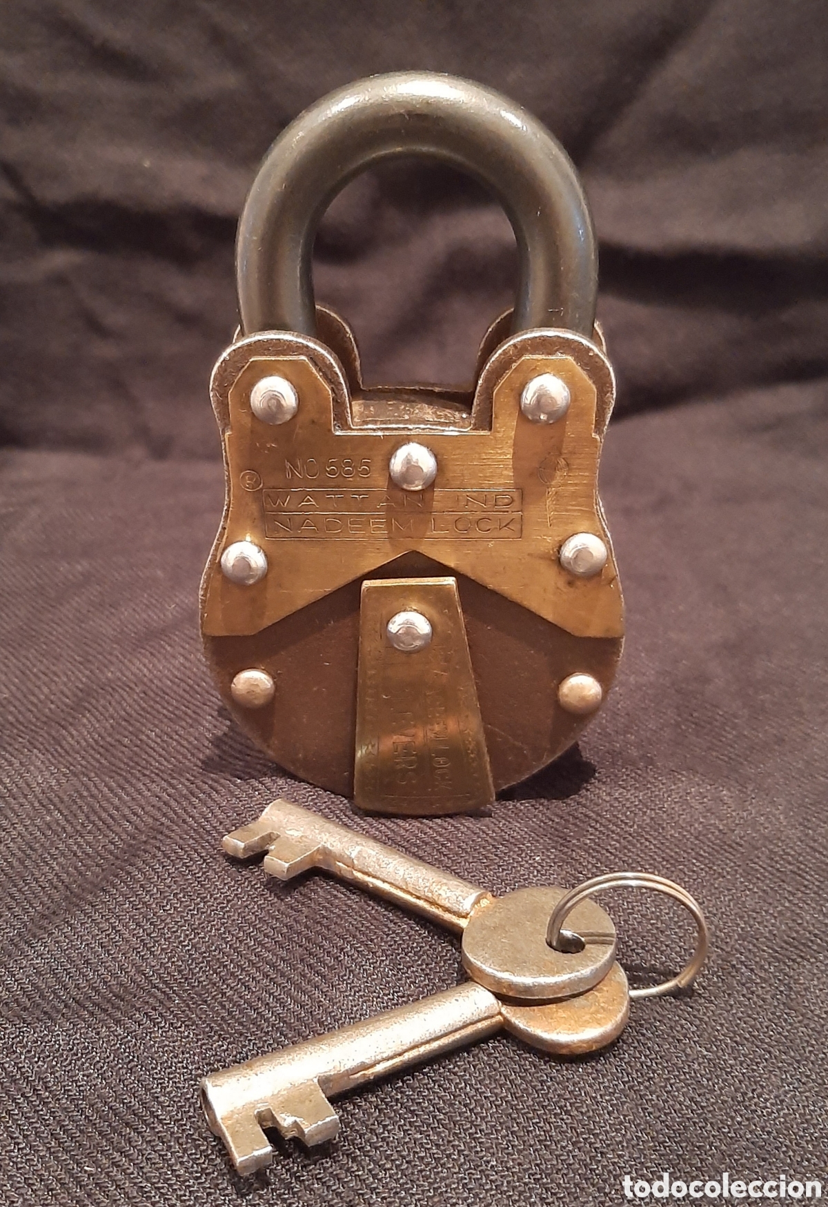 Antig&uuml;edades: Antiguo y robusto candado Wattand Madeen Lock