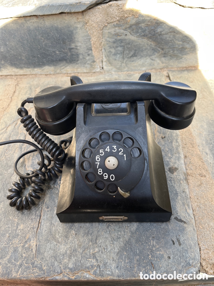 Phones: Tel&eacute;fono antiguo de baquelita LM Ericsson (A&ntilde;os 30/50) - Vintage