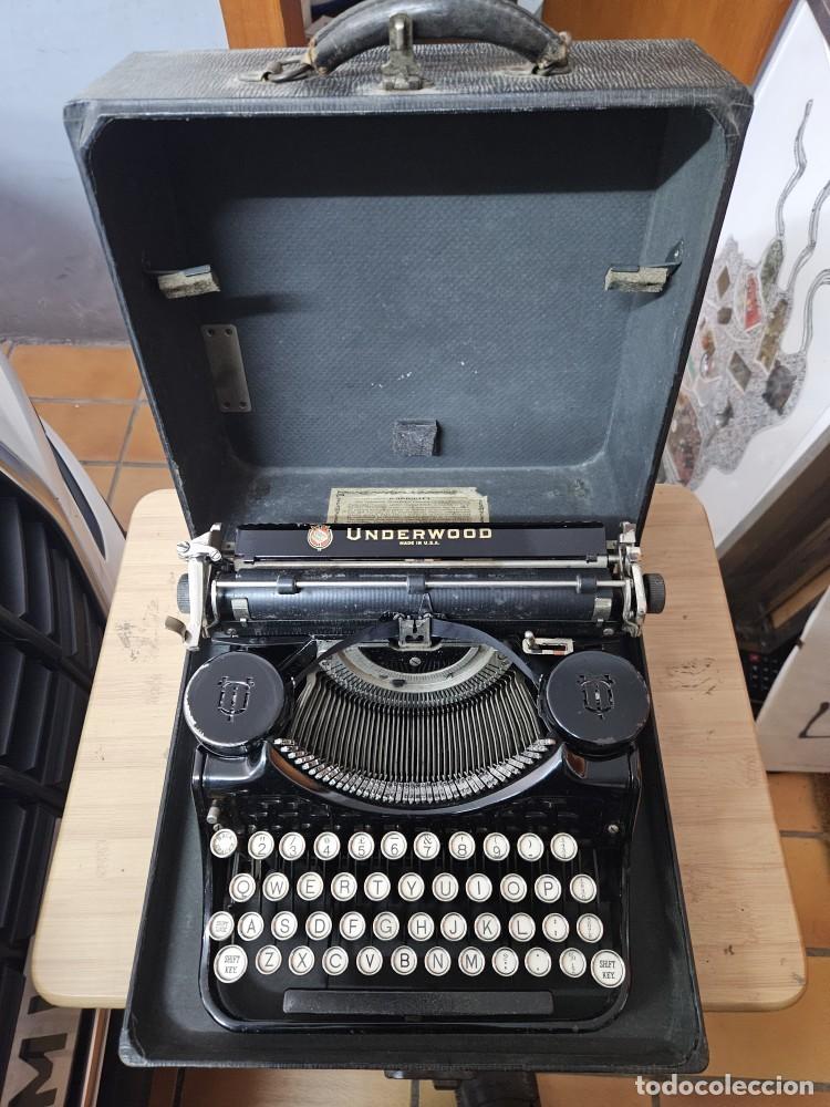 Antig&uuml;edades: MAQUINA DE ESCRIBIR UNDERWOOD FUNCIONANDO Y CON CAJA