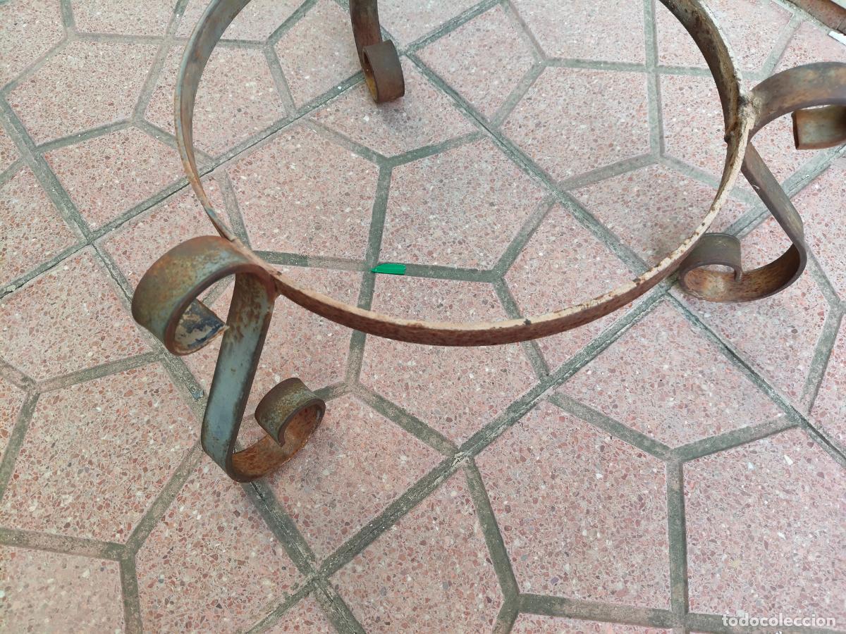 Antig&uuml;edades: Macetero de hierro tama&ntilde;o grande - Foto 2