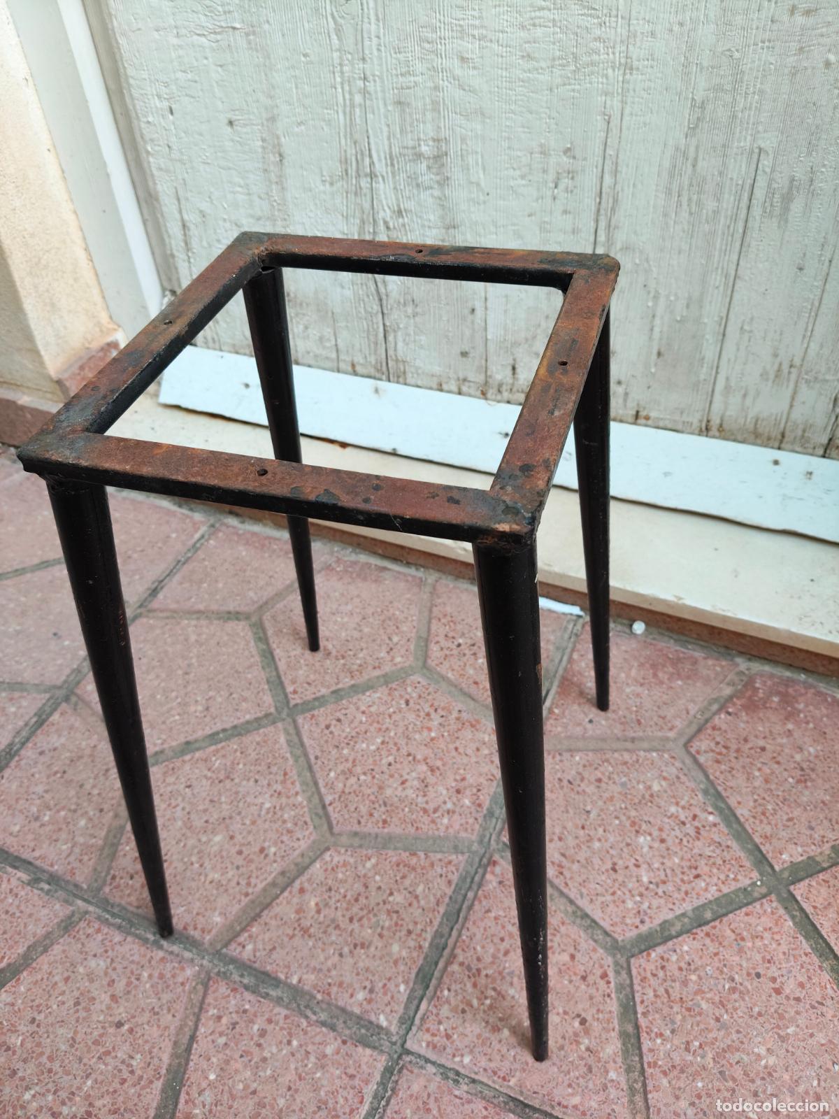 Antig&uuml;edades: Taburete de hierro peque&ntilde;o - Foto 3