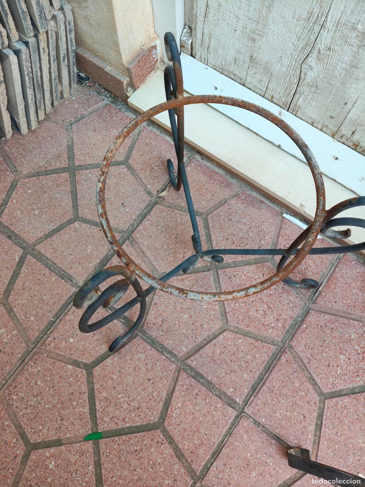 Antig&uuml;edades: Macetero de hierro grande - Foto 2