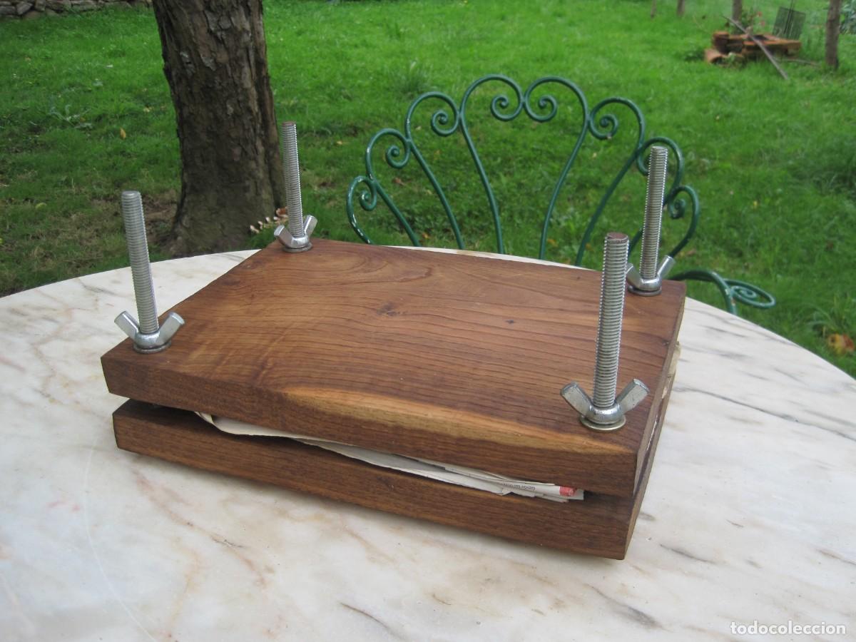 Oggetti Antichi: PRENSA DE MADERA DE ROBLE PARA EL PRENSADO DE HOJAS Y RAMAS - FLORES SECAS - HERBARIO