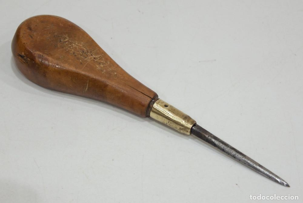 Antiques: ANTIGUO PUNZON ROMBOIDAL DE GUARNICIONERO.
