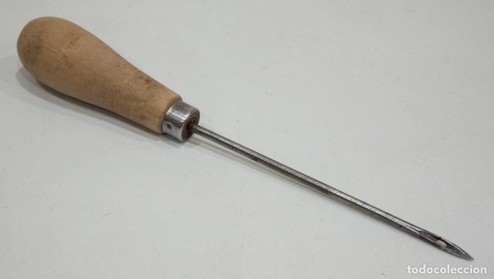 Antiques: ANTIGUA LEZNA DE GUARNICIONERO O ZAPATERO.