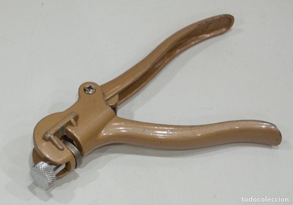 Antiques: ALICATE TRISCADOR PARA SIERRAS.