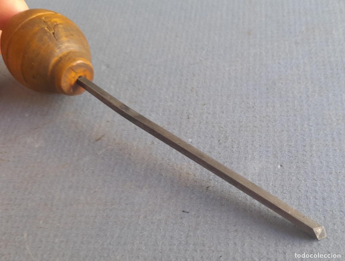 Antig&uuml;edades: Buril franc&eacute;s, amsa franc&eacute;s, formon para grabados, 13cm aprox