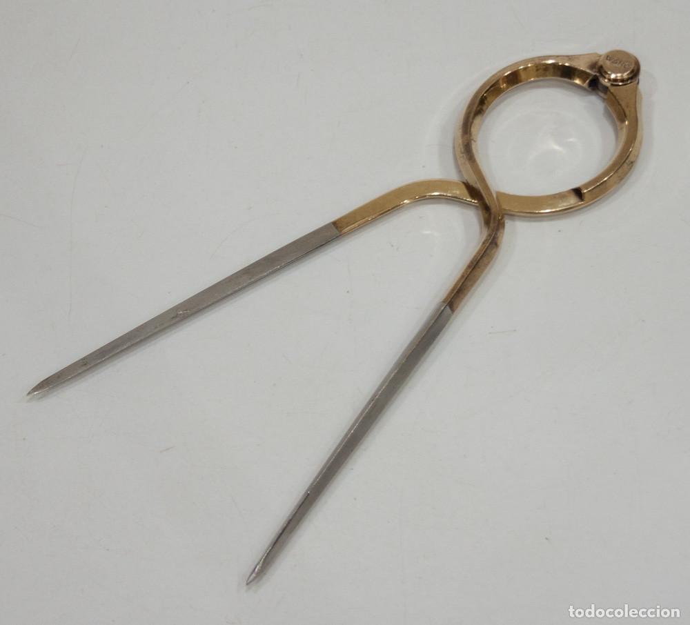 Antiguidades: ANTIGUO COMPAS DE NAVEGACION DE PUNTAS SECAS TIPO LIRA W&HC. 8&rdquo;.