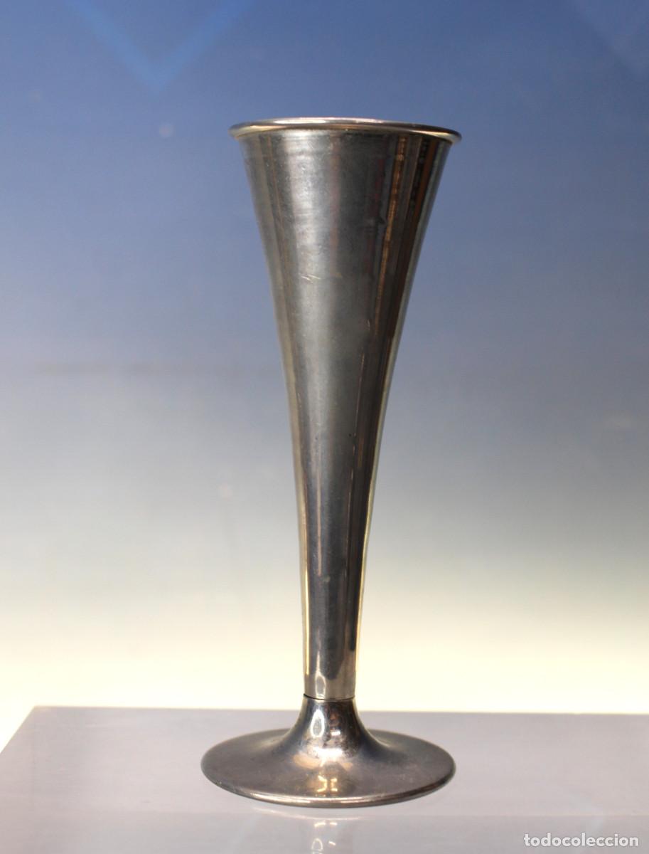 Antiquit&auml;ten: Antiguo estetoscopio de Pinard de metal. Mediados s.XX.
