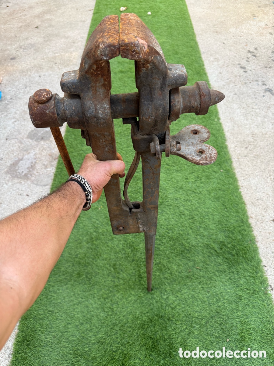 Antiques: Antiguo tornillo Herrero,de banco de forja!Irimo,a&ntilde;os 20