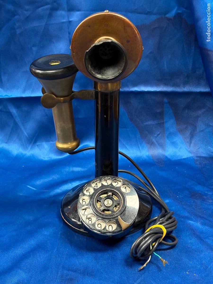 Phones: Tel&eacute;fono de sobremesa candelabro en laton y baquelita marcado UT