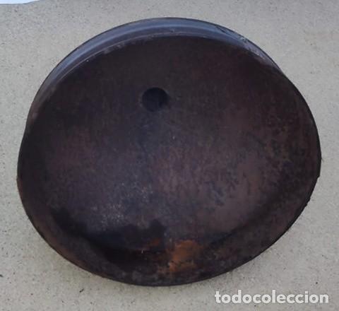 Antig&uuml;edades: Embudo de barril, de hierro antiguo - Foto 2