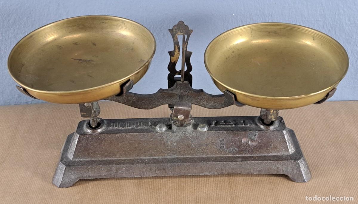 Antig&uuml;edades: Balanza antigua Implex de 3 kg con platos de lat&oacute;n, siglo XIX
