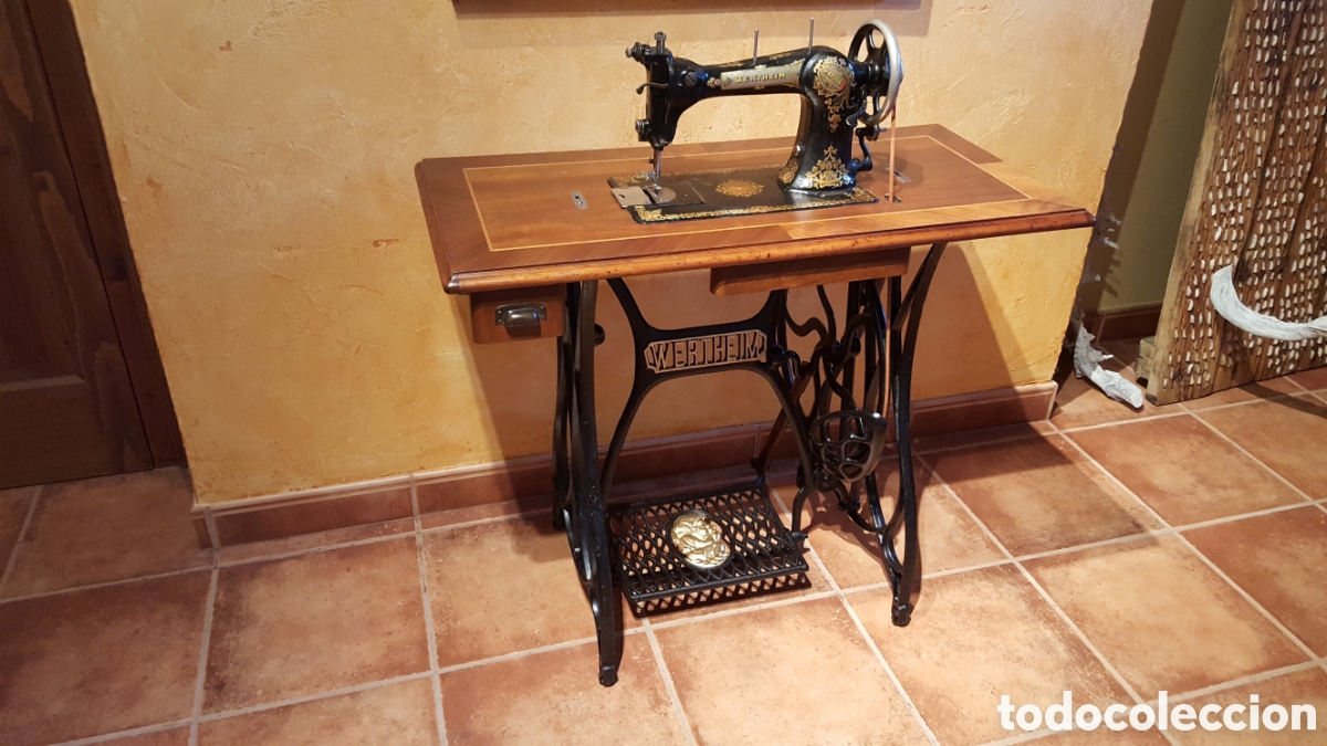 Antig&uuml;edades: Maquina coser antigua - Foto 1