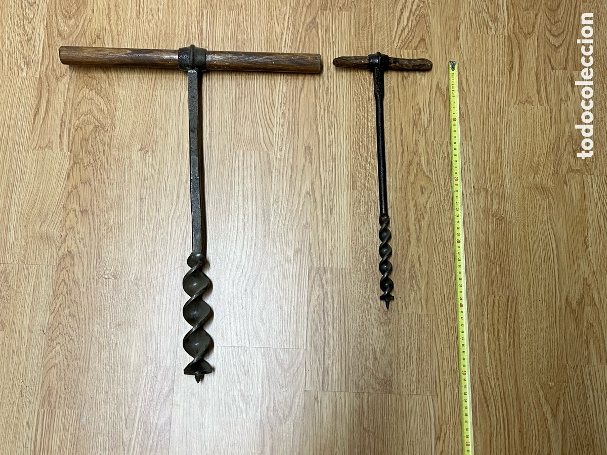 Antig&uuml;edades: Lote de 2 barrenas antiguas con mango de madera - Foto 2
