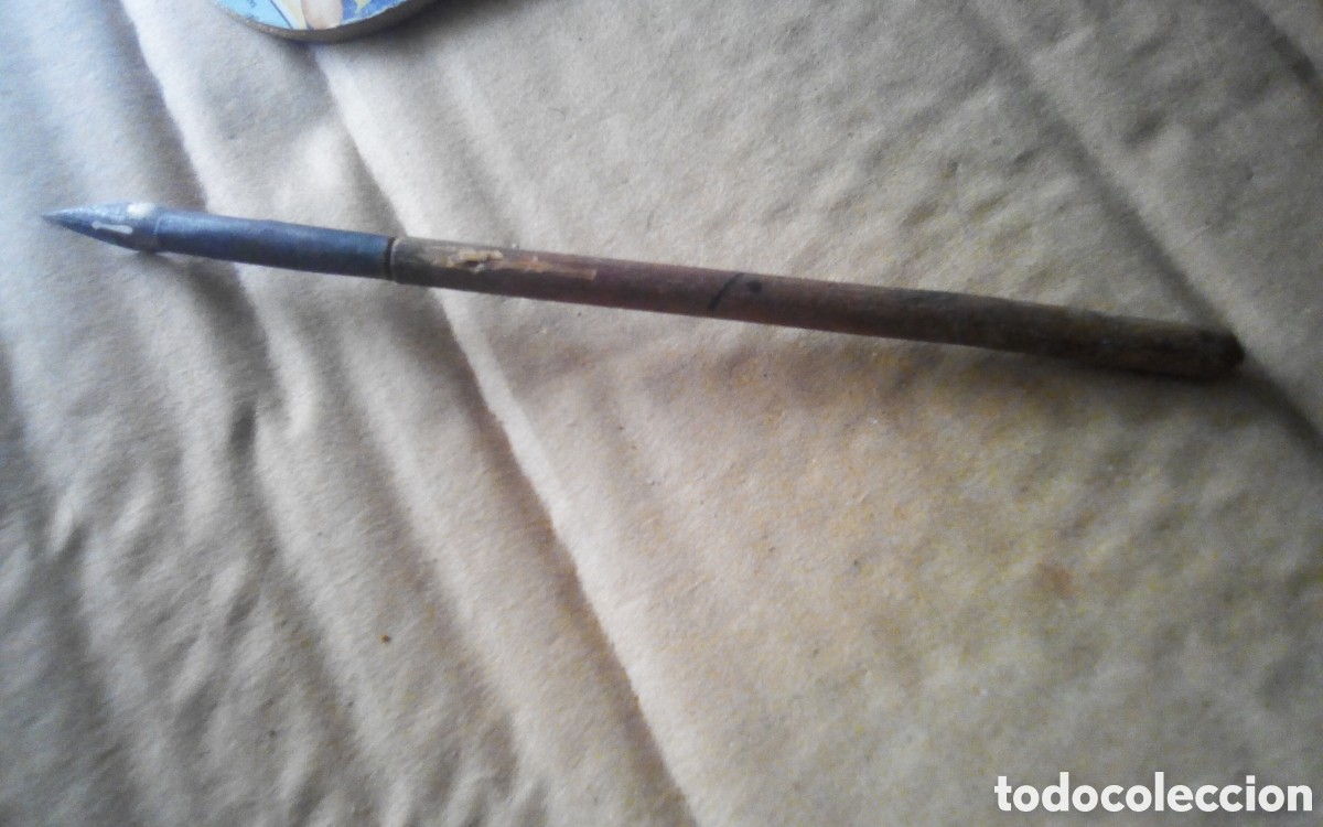 Antig&uuml;edades: Antigua pluma para tinta china, de madera y punta de metal. Mide 16 cm., usada.