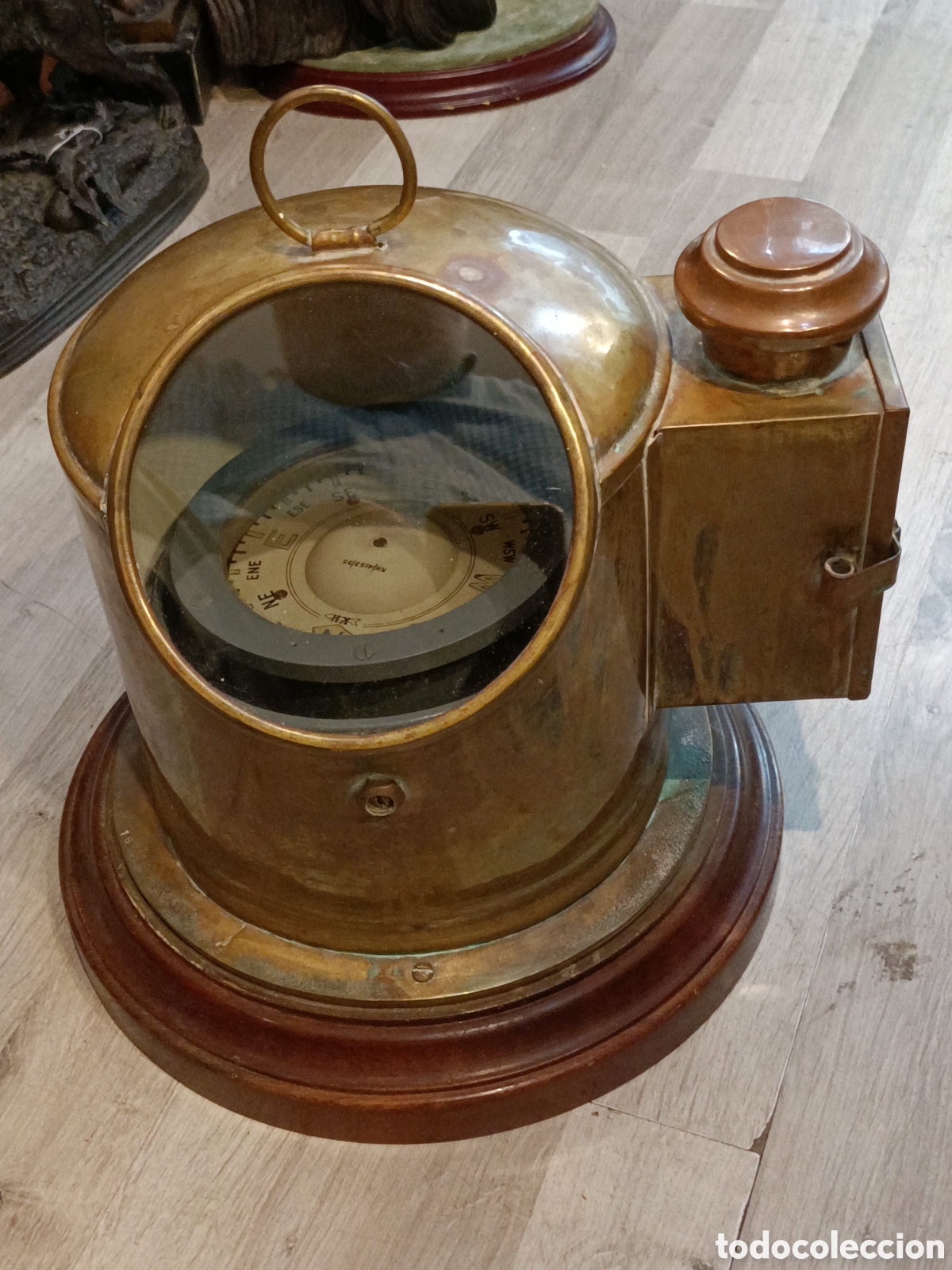 Antig&uuml;edades: Bit&aacute;cora de mesa, lat&oacute;n y madera. - Foto 16
