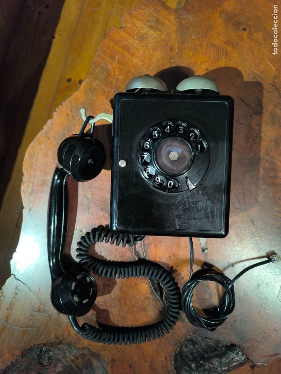 Tel&eacute;fonos: TELEFONO DE PARED EN BAQUELITA MARCA WEIDMANN. SUIZA. MODELO PTT 1950.