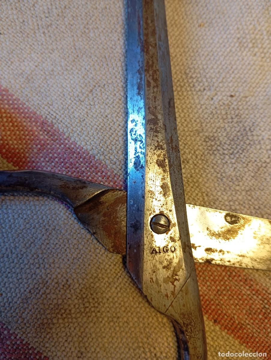 Antig&uuml;edades: Tijeras 'AIGO' con funda de piel