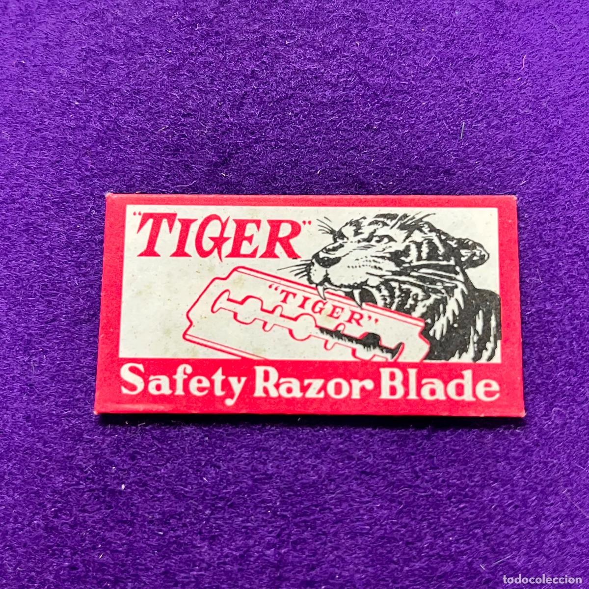 Antig&uuml;edades: FUNDA Y HOJA DE CUCHILLA DE AFEITAR. TIGER.
