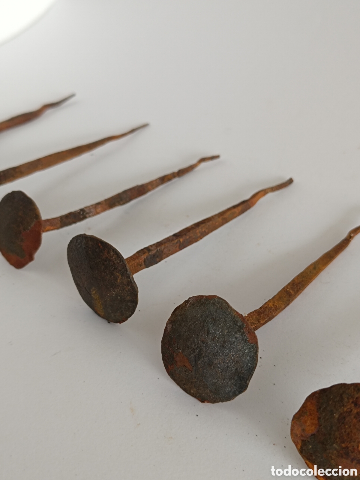 Antig&uuml;edades: Lote de 6 Clavos Antiguos de Forja (14 cm) &ndash; Ideal Restauraci&oacute;n y Decoraci&oacute;n