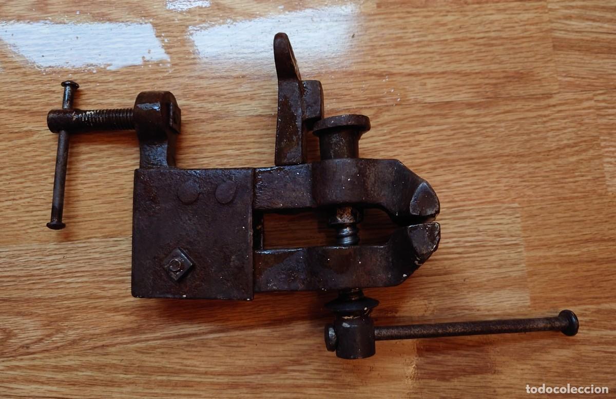 Antig&uuml;edades: Tornillo de banco antiguo de hierro - Foto 2