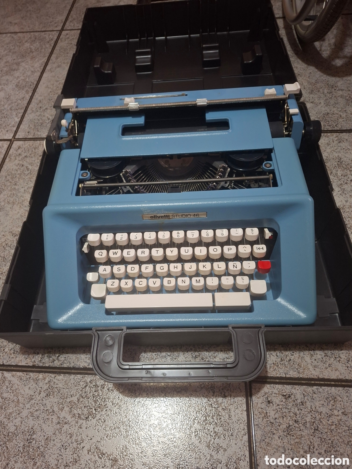 Antig&uuml;edades: Maquina de escribir antigua en perfecto estado