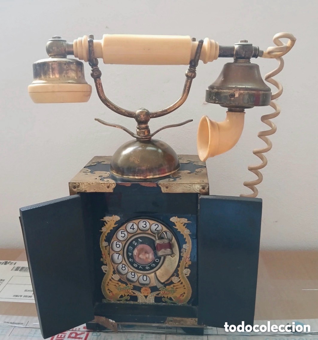 Tel&eacute;fonos: Antiguo tel&eacute;fono oriental en laca China - Foto 1