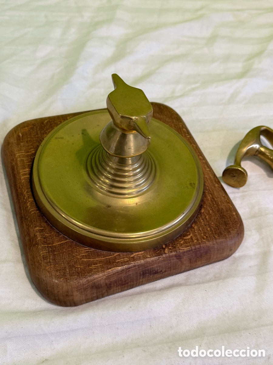 Antig&uuml;edades: ANTIGUO YUNQUE DE JOYERO EN BRONCE CON MARTILLO Y BASE DE MADERA &ndash; PIEZA SINGULAR - Foto 4