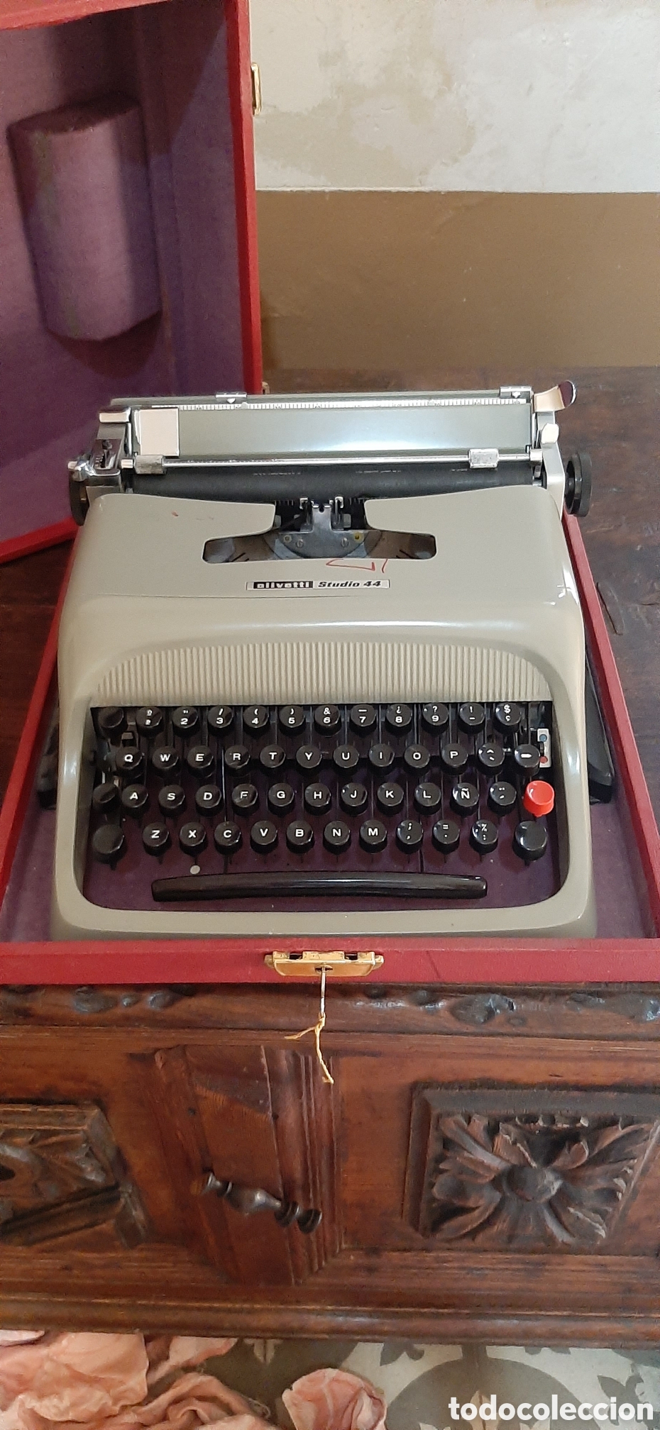 Antig&uuml;edades: M&aacute;quina de escribir Olivetti Studio 44 + Malet&iacute;n y Llave Original - Deco Vintage / Colecci&oacute;n