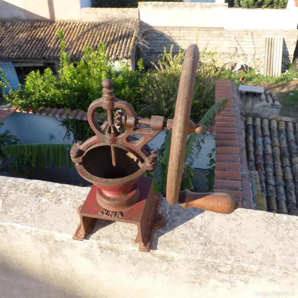 Antig&uuml;edades: Antiguo molino de caf&eacute; para tienda o comercio, Elma, 5900gr, 35,5x24,5x27cm.