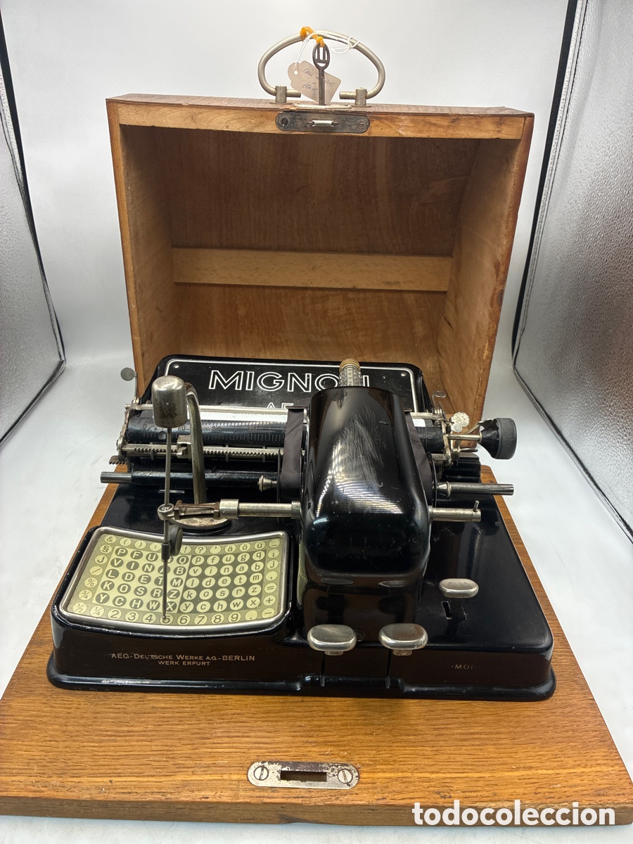 Antiquit&auml;ten: M&aacute;quina de escribir MIGNON Modelo 4.