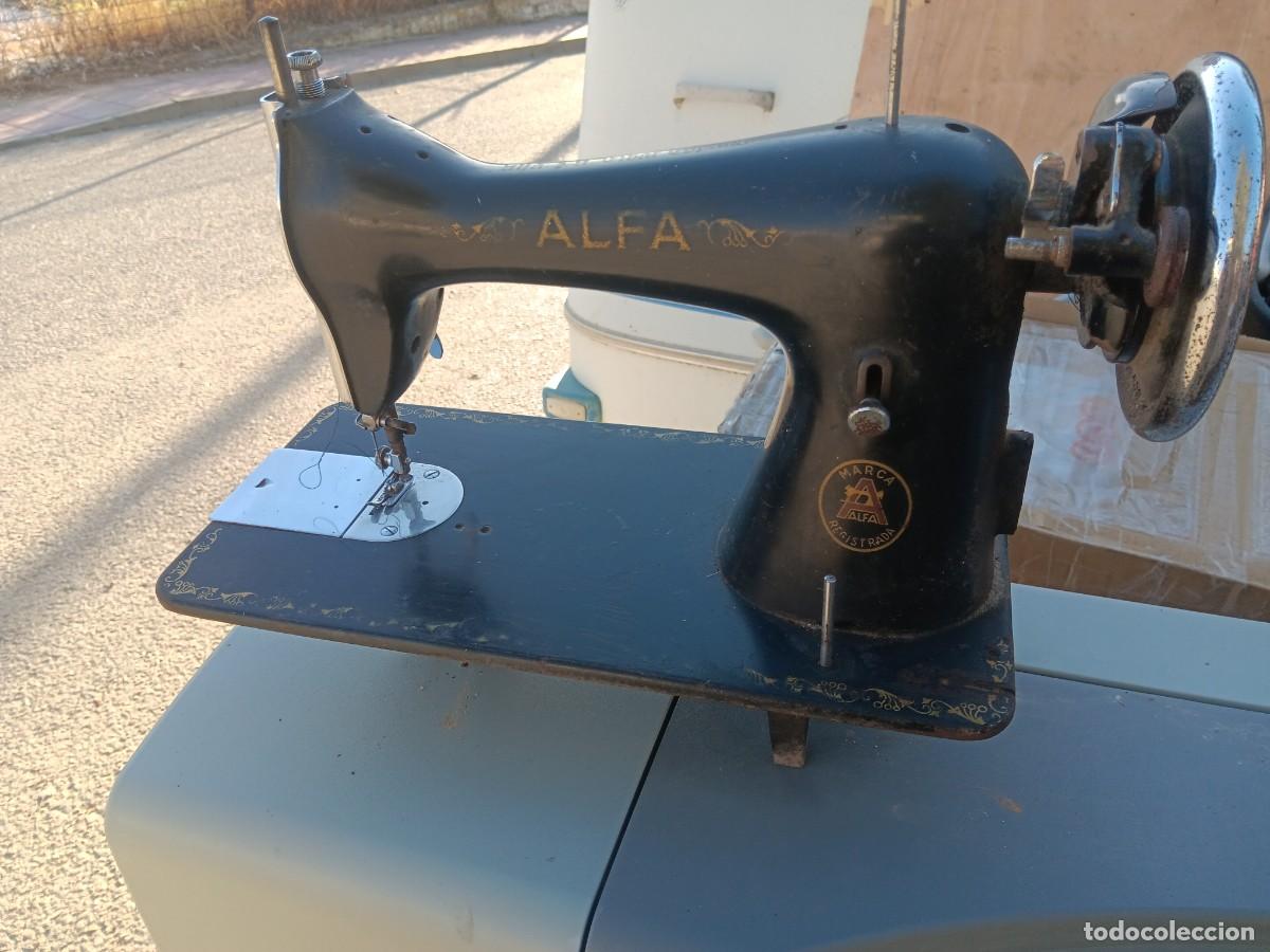 Antig&uuml;edades: Maquina de coser alfa
