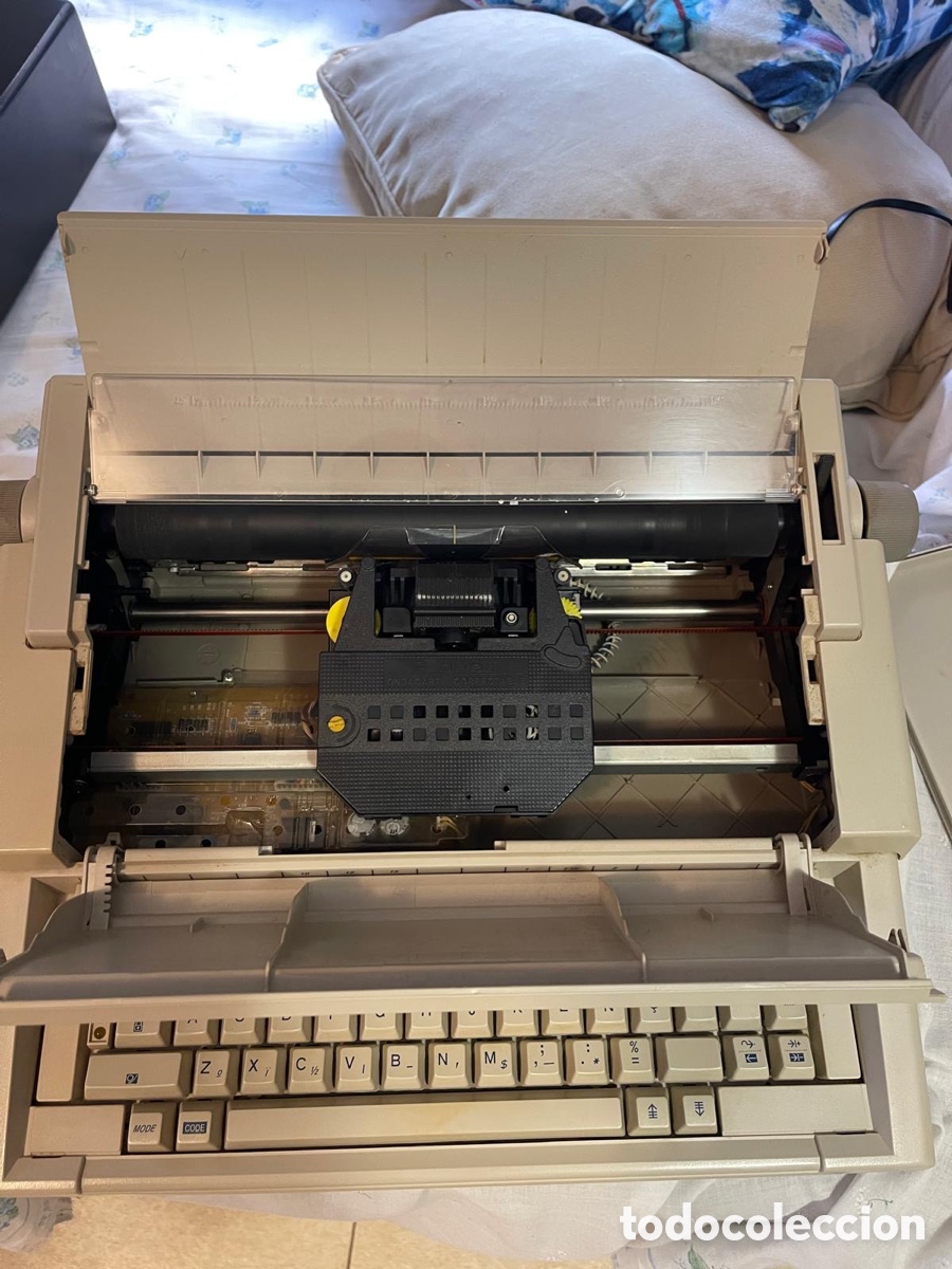 Antig&uuml;edades: Maquina de escribir marca olivetti - Foto 2