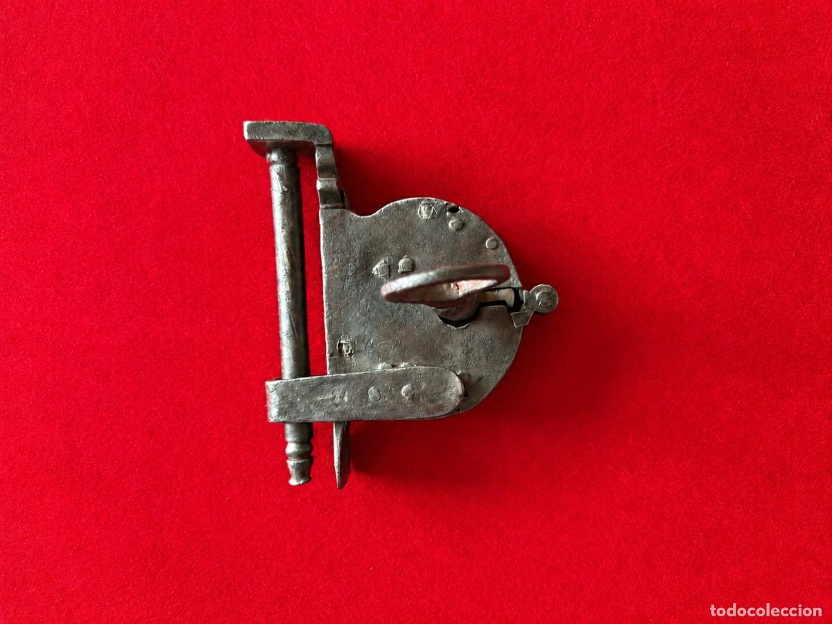 Antig&uuml;edades: CANDADO CON LLAVE SIGLO XIX - Foto 6