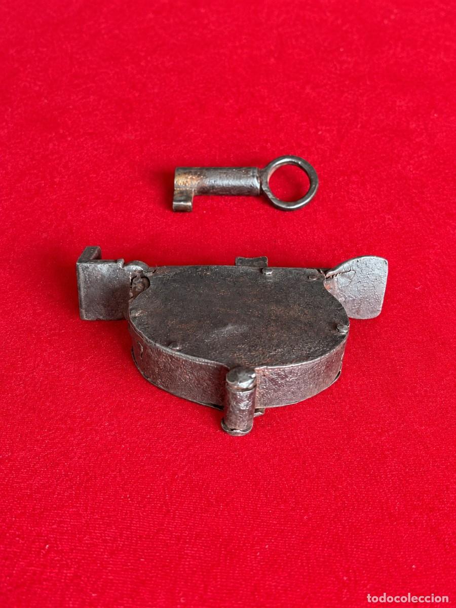 Antig&uuml;edades: CANDADO CON LLAVE SIGLO XIX - Foto 7