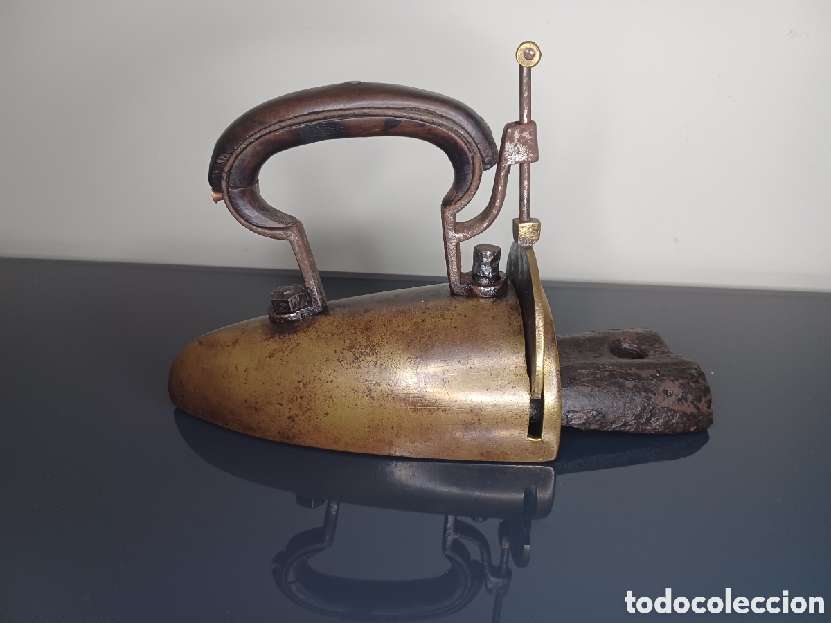 Antig&uuml;edades: Antigua plancha de lat&oacute;n con bloque de hierro extra&iacute;ble &ndash; N&ordm; 9 &ndash; Coleccionismo