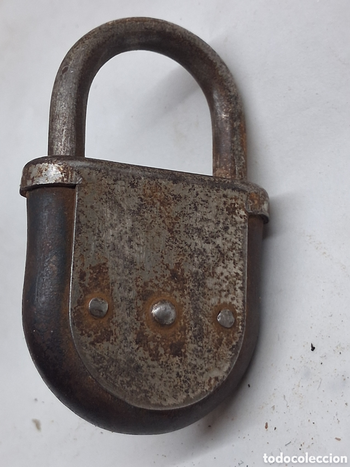 Antig&uuml;edades: candado con escudo de armas. - Foto 4