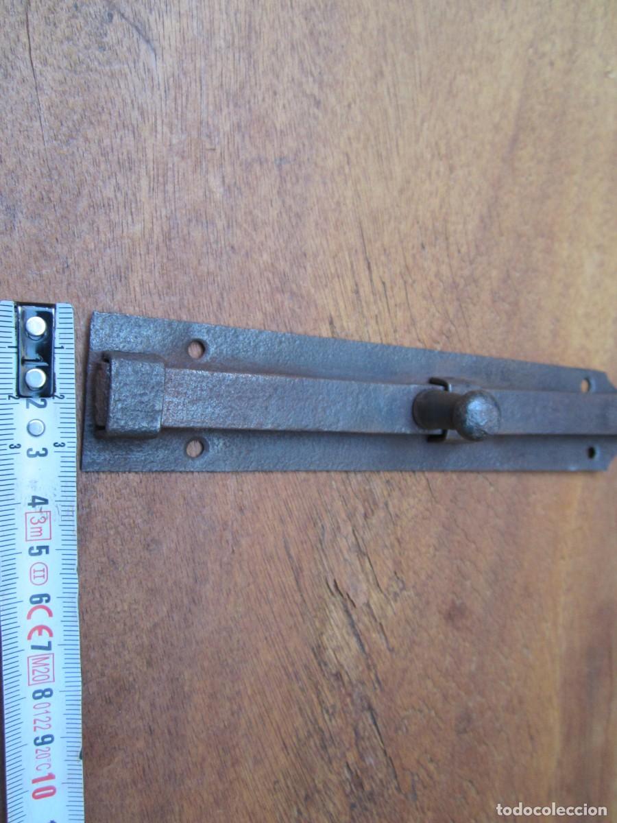 Antig&uuml;edades: Pestillo antiguo forja, posici&oacute;n horizontal. - Foto 8