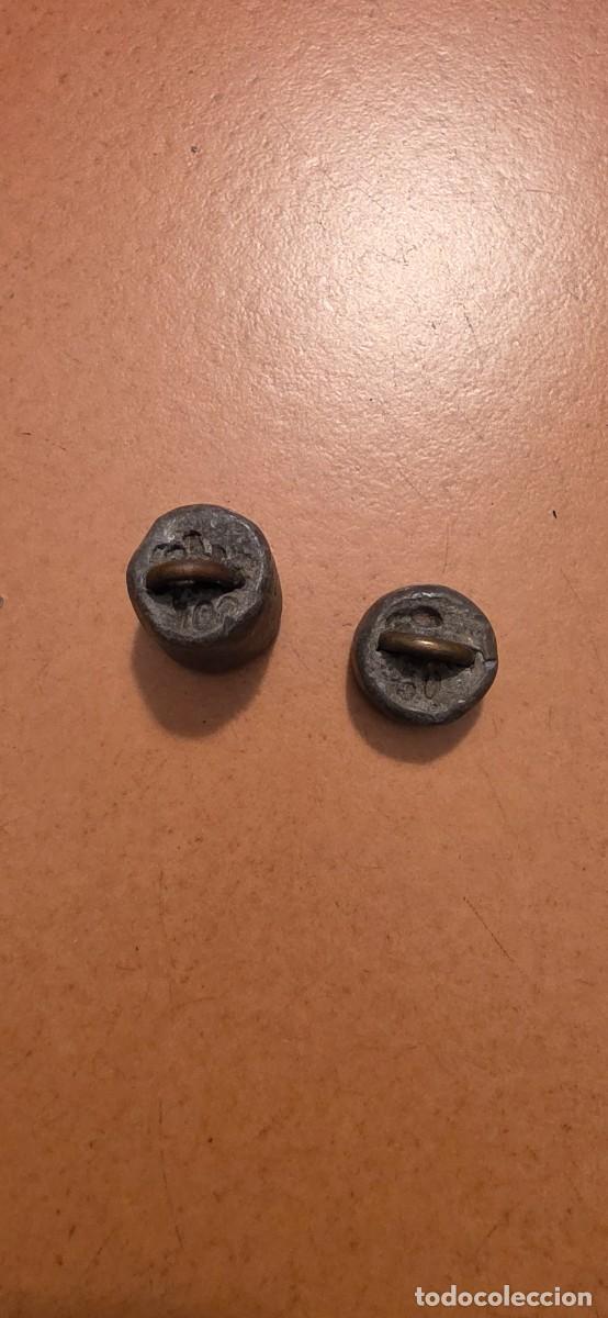 Antig&uuml;edades: Conjunto de dos pesas de plomo marcadas y con sellos - Foto 1