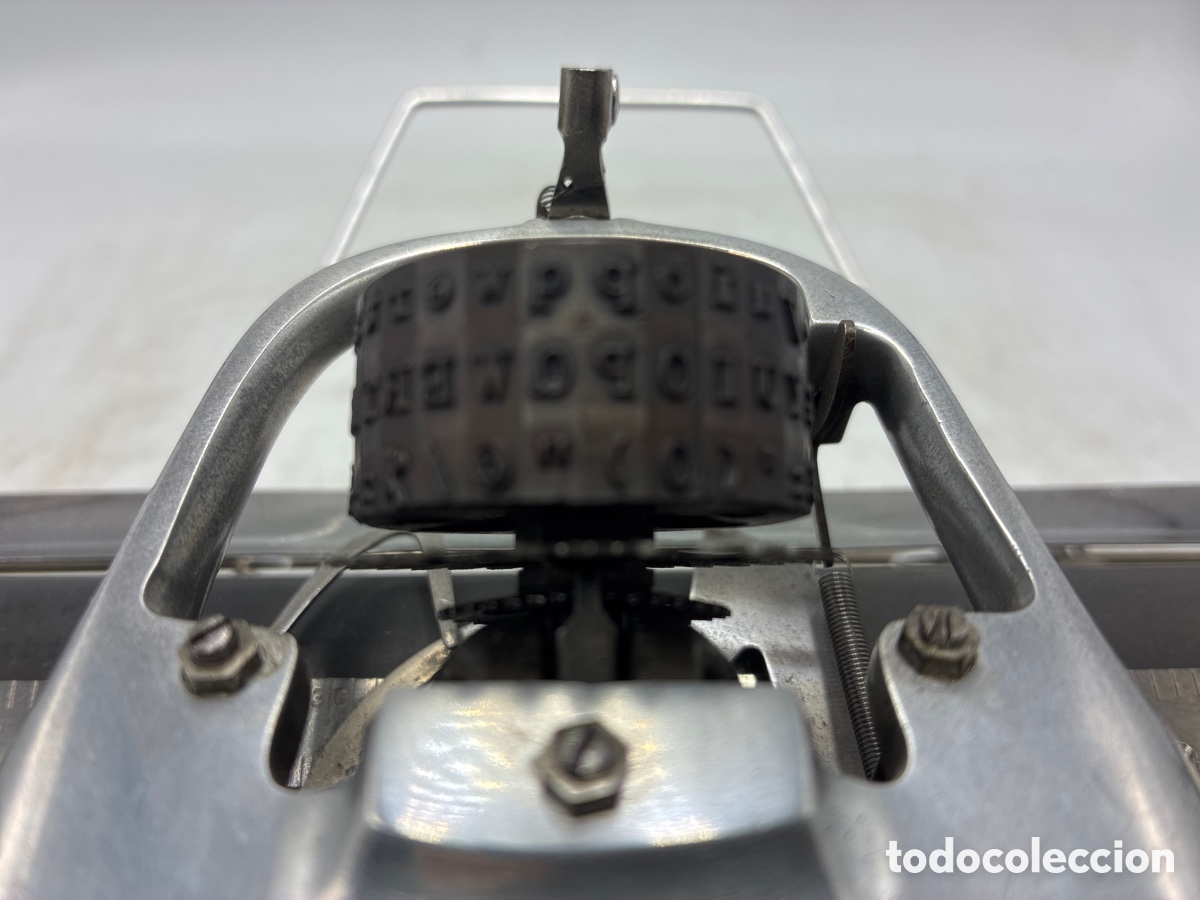 Antig&uuml;edades: M&aacute;quina de escribir Blick de aluminio. - Foto 2